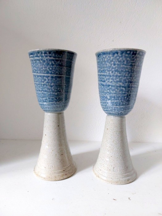 2 cupe tip pocal, ceramica, stantate JH, 22.5cm, gresie Jane Hamlyn Salt Glazed