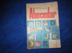 abecedar an 1981atentie are cateva decupaturi cam 10 buc se vinde ca defect x35 foto