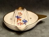 STORCATOR PENTRU CITRICE, DIN PORTELAN FIN- MARCAJ DANIEL CREGUT- CHAUVIGNY FRANCE L10,5CM