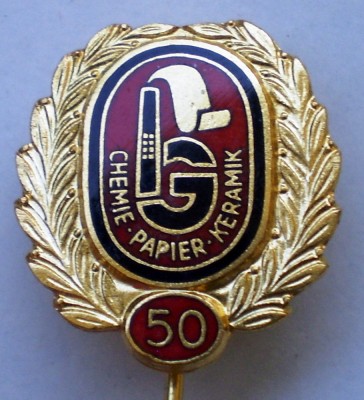 I.130 INSIGNA STICKPIN GERMANIA INDUSTRIE IG CHEMIE PAPIER KERAMIK CPK 50 foto