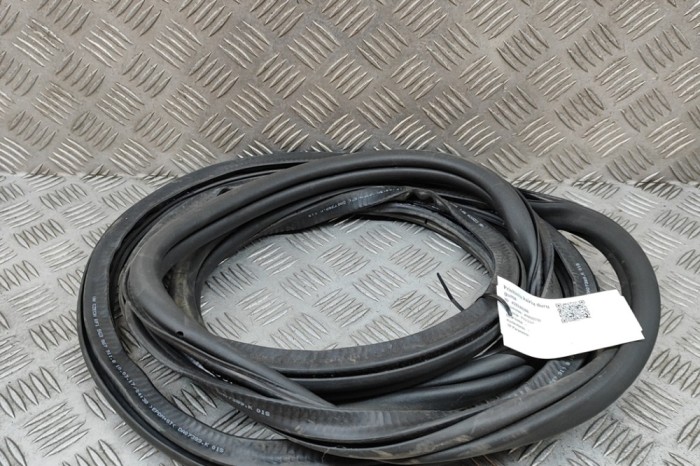 Garnitura ușă st&acirc;nga față VW GOLF VII 5G1, BQ1, BE1, BE2 2017 OEM: 5G3867911B | 28246388