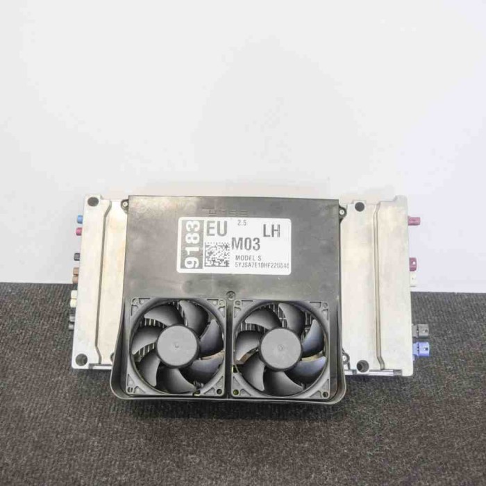 Alt modul de control TESLA MODEL S 2017 OEM: 1125800-00-B 4082575