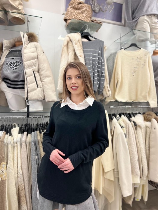 Bluza dama neagra cu aplicatie de guler