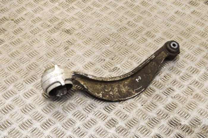 Braț inferior dreapta față JAGUAR F-PACE X761 2016 OEM: HK83-3C256-AD,HK83-3C256 15488813