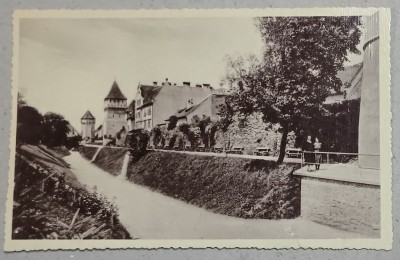 SIBIU , TURNURILE DE FORTIFICATIE CU PARCUL ZWINGER - PROMENADE , CARTE POSTALA , 1938 foto