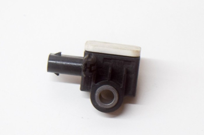 Senzor de impact st&acirc;nga față MERCEDES-BENZ CLA Coupe C117 2016 OEM: A1668210151,56054085AA 13521736