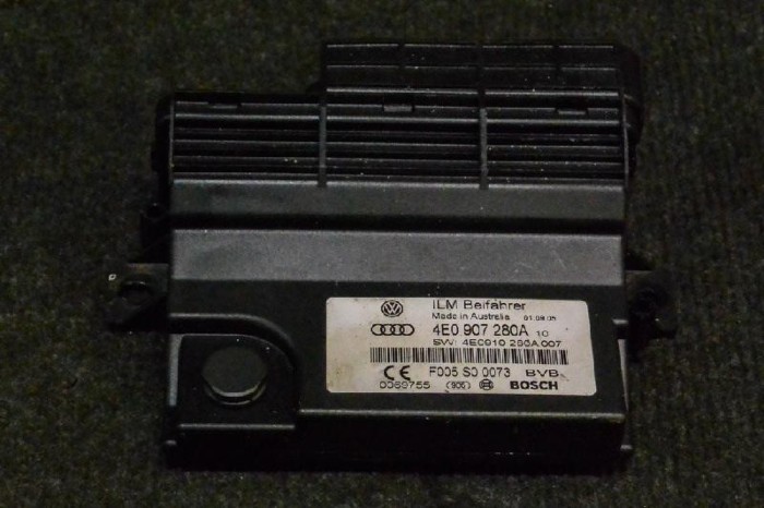 AUDI A8 D3 4E2, 4E8 2005 OEM: 4E0907280A4E0910280AF005S00073 SKU: 1877451
