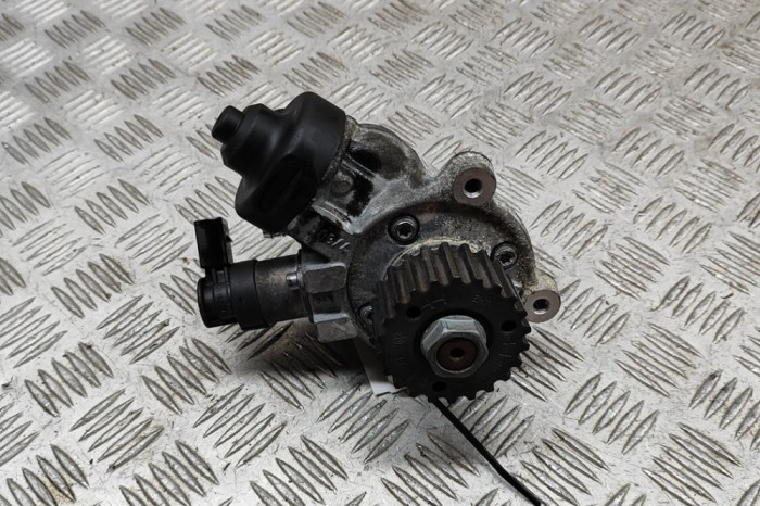 Pompa de combustibil VW PASSAT Variant B8 3G5 2016 OEM: 04L130755D,0445010537 31616232