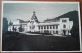 Carte Postala Cazinoul Sinaia 1928, Alb-Negru, Circulata, 14x9 cm