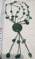 Produs vechi romanesc anii 1970 - Colier - Margele din piatra verde translucida
