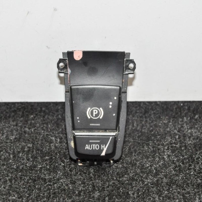 Buton fr&acirc;nă de m&acirc;nă BMW 6 Cabrio F12 2014 OEM: 9355233 2504418