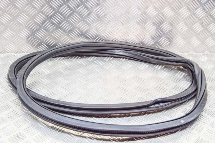 Garnitura ușă st&acirc;nga spate VW T-ROC A11 2018 OEM: 2GA867913 | 12020245