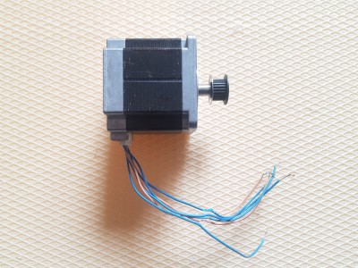 MOTOR PAS CU PAS NEMA 23 STEPPER MOTOR UNIPOLAR foto