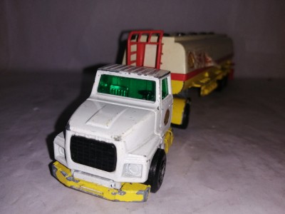 bnk jc Matchbox Super Kings - Ford LTS Tractor K-115 + cisterna K-16 Shell foto