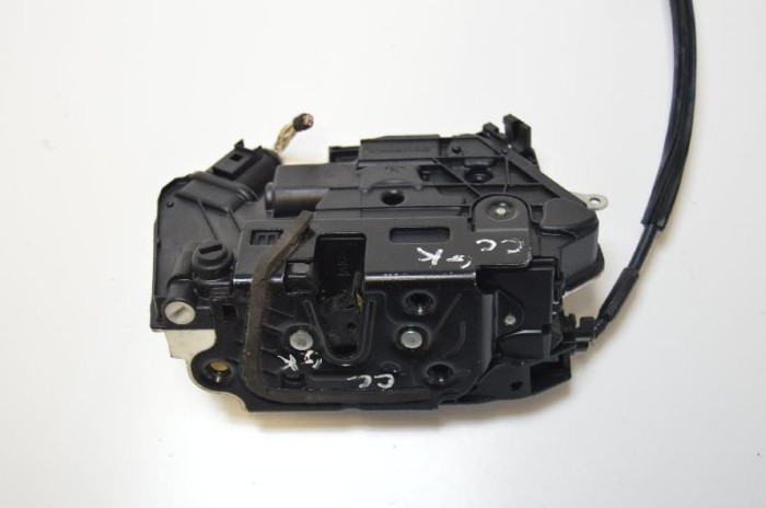 &Icirc;ncuietoare ușă st&acirc;nga spate VW PASSAT CC 357 2008 1229796