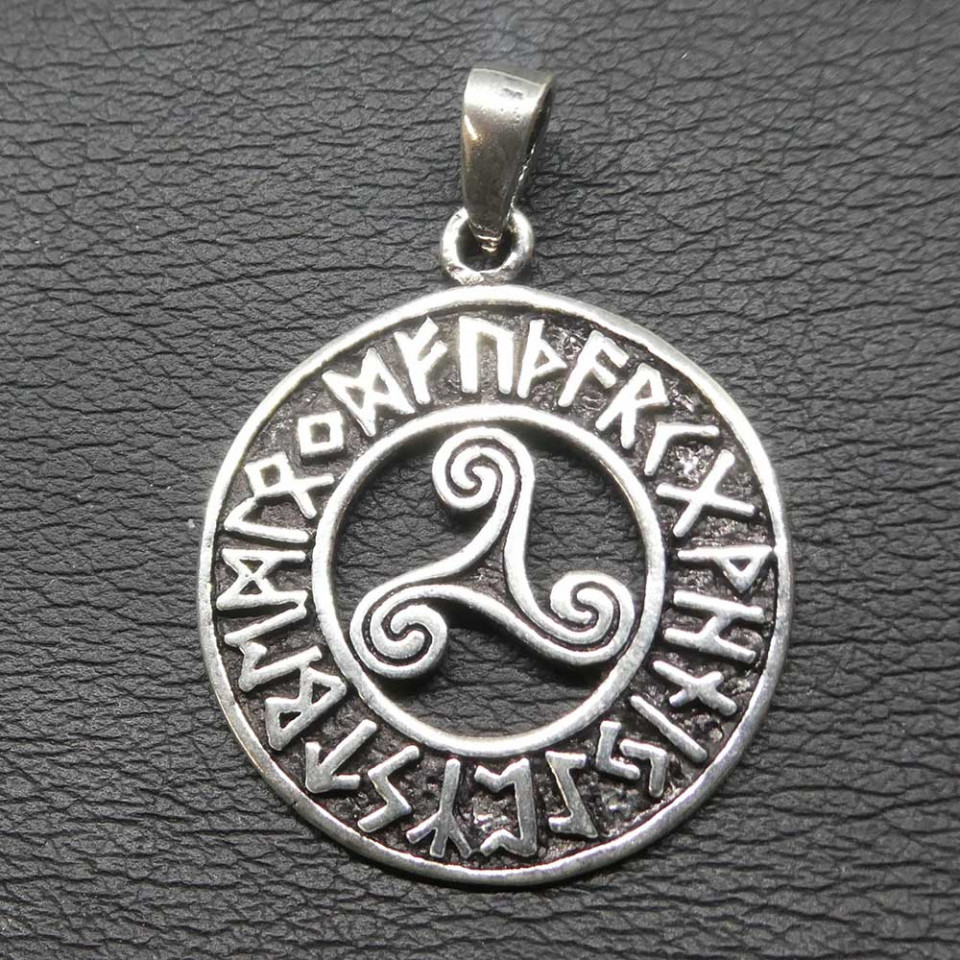 Pandantiv argint Triskelion cu rune | Okazii.ro
