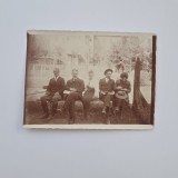 Fotografie format CP: Fotograf necunoscut, Portret de grup cu expunere lunga, ca. 1910 / Romania