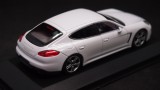 Macheta Porsche Panamera S e-hybrid Minichamps 1:43