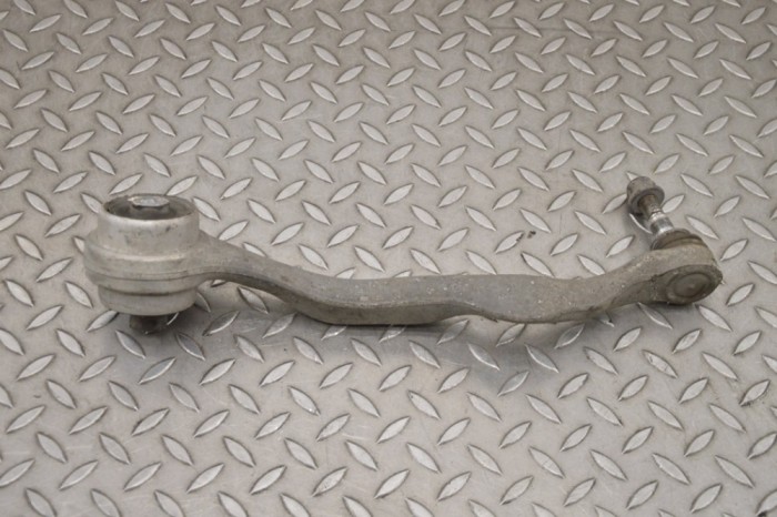 Braț curbat dreapta față BMW 3 F30, F80 2012 OEM: Sedan | 17177736