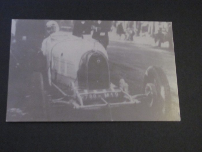 Automobil de epocă cu șofer &icirc;n uniformă - Carte Poștală Franța ,Necirculată