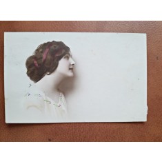 Fotografie tip carte postala, profil de femeie, 1913