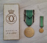 Medalia si miniatura Peles, cu panglicile originale, brevetul conferit Comandorului Gheorghiu Alexandru , de la Inspectoratul G.ral al Marinei Regale