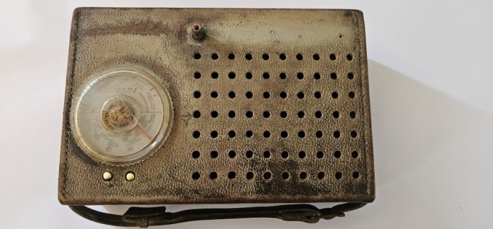 RADIO Turist S615T , ELECTRONICA , NU FUNCTIONEAZA !