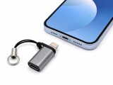 Cumpara ieftin Adaptor gri Lightning la USB-C, convertor compact cu carcasa metalica, snur si inel tip breloc, pentru conectarea dispozitivelor si accesoriilor compa