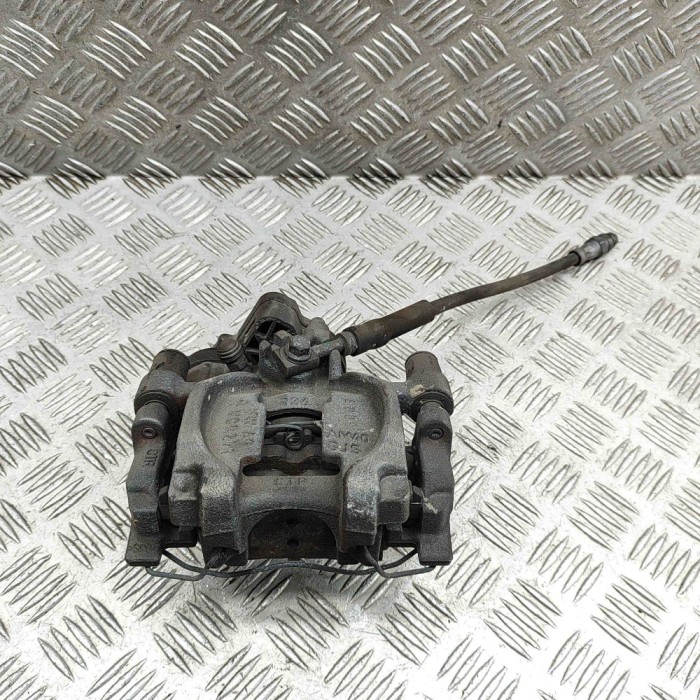 Etrier de fr&acirc;nă dreapta spate VW T-ROC A11 2023 OEM: Off-road | 25408022