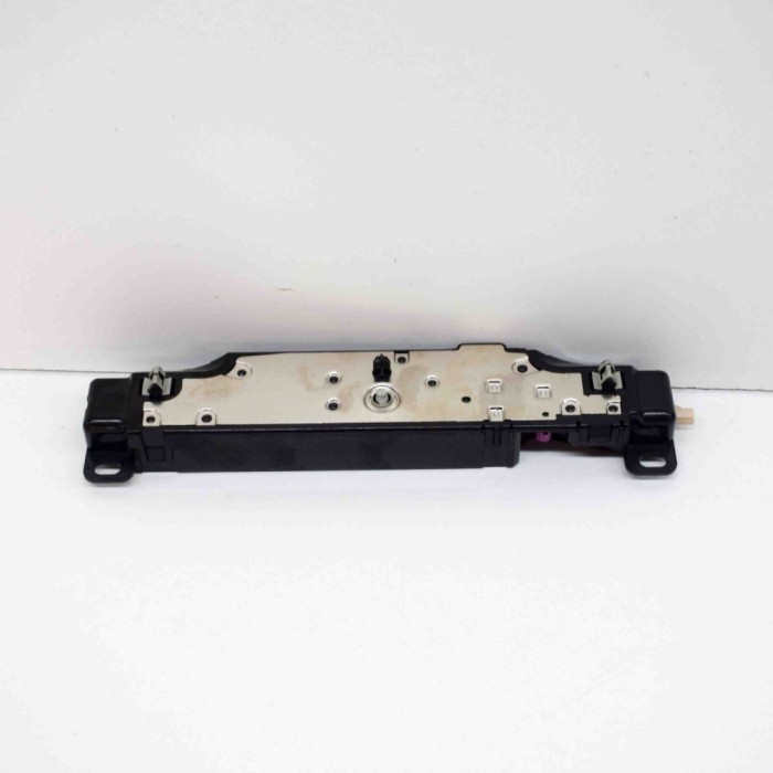 Amplificator de antena TESLA MODEL 3 2021 OEM: 1585601-00-E