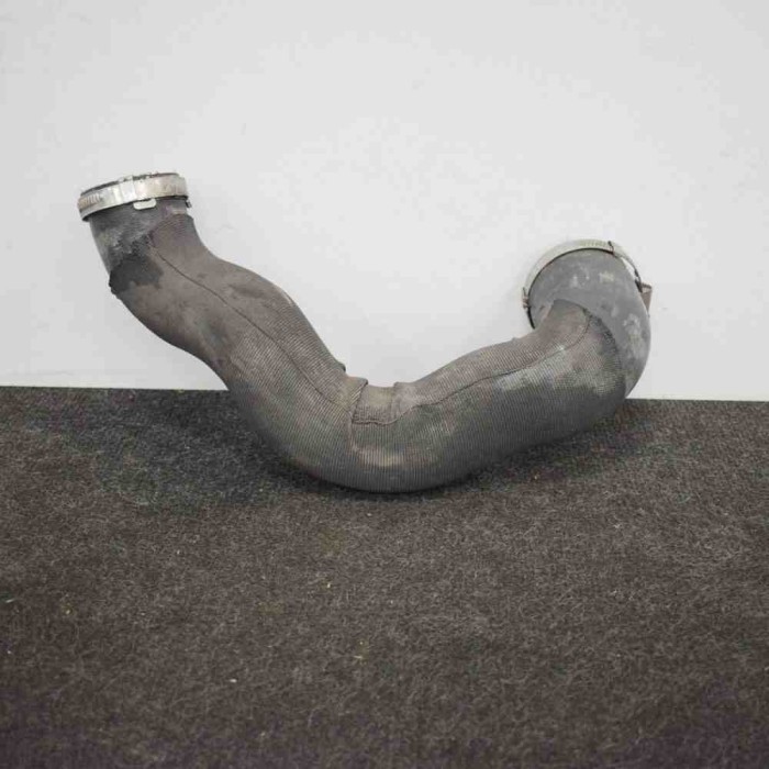 Furtun intercooler dreapta AUDI A4 8K2, B8 2010 OEM: 8K0145738AE