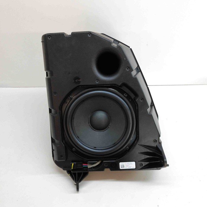 Subwoofer TESLA MODEL Y 2023 OEM: 1656267-00-B,1666841-00-B