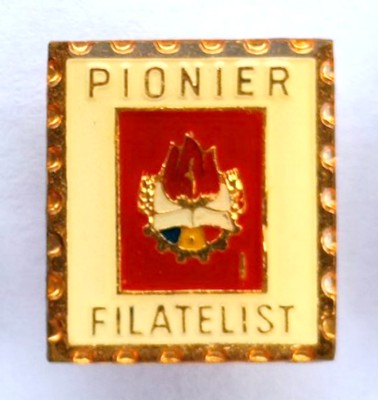 INSIGNA PIONIER FILATELIST CLASA I STEMA MARE EMAIL RECE PIONIERI foto