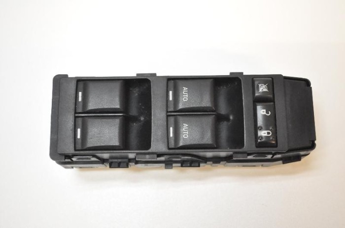 Buton geam ușă dreapta față CHRYSLER 300 C LX 2008 OEM: 04602781AA 2681804