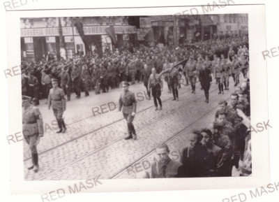 3760 - BUCURESTI Legionarii cu Garda de Fier germana, comemorand pe Codreanu foto