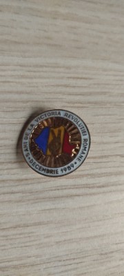 insigna revolutie foto