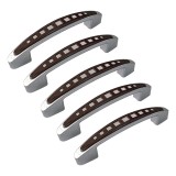 Cumpara ieftin Set 5 Manere din plastic, WJS-317, lungime 129 mm, distanta gauri 96 mm, maro inchis