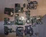 lot de 10 placi de baza laptop - pentru piese -