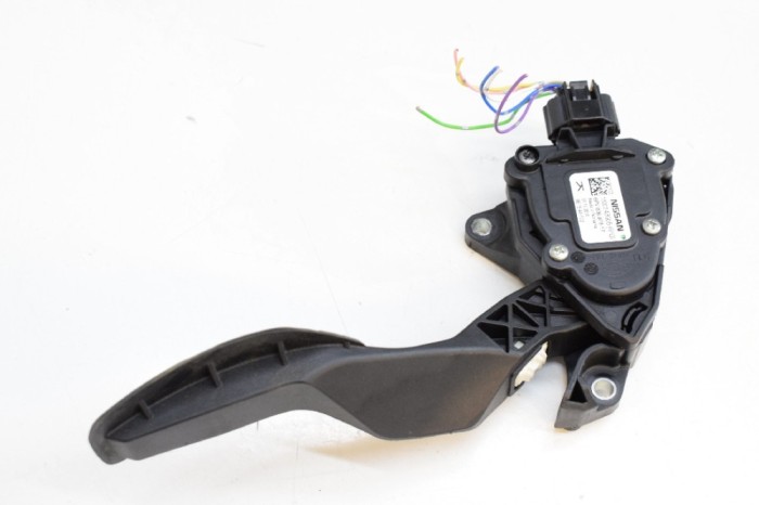 Pedala de accelerație NISSAN QASHQAI II J11, J11_ 2014 OEM: 18002-4BG0B 11264640