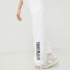 Tommy Jeans pantaloni de trening femei, culoarea alb, cu imprimeu