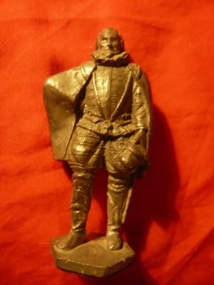Statueta - Cavaler , probabil plumb ,h=9cm , semnat foto