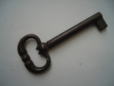 Cheie de mobila, model antichizat foto