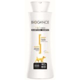 Cumpara ieftin Sampon pentru catelusi Biogance Dog Shampoo Puppy Camomile, 250 ml