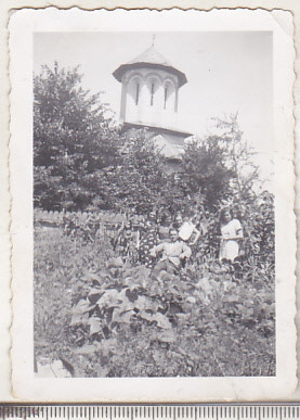 bnk foto Filipesti de Padure - Biserica Trei Ierarhi - anii `40 foto