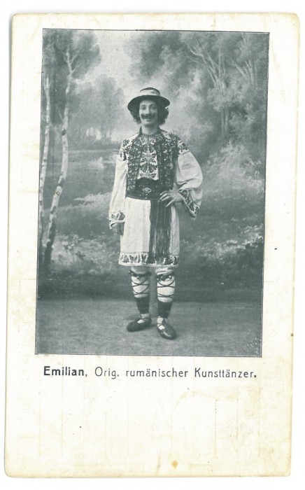 4716 - ETHNIC man, Romania - old postcard - unused