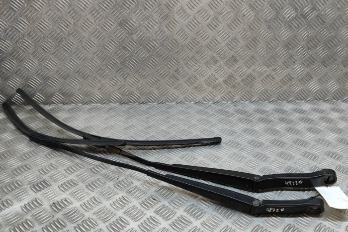 Braț ștergător față AUDI Q7 4M 2015 OEM: 4M2955408,4M2955407 28482074