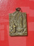 H123-Medalion mic Fecioara Maria din Lourdes cu Sfantul Anton bronz anii 1900, maxim interbelic stare foarte buna, 3/ 2 cm.una.