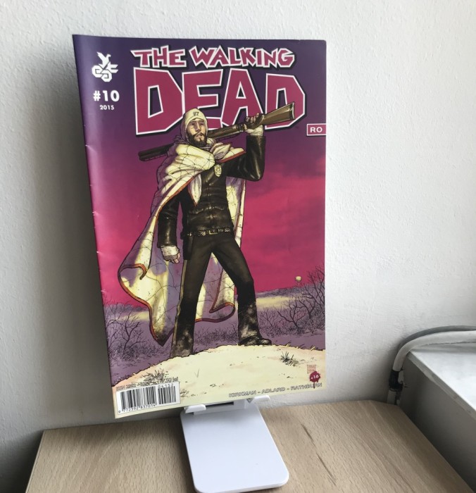 Bandă Desenată &icirc;n Rom&acirc;nă - The Walking Dead #10 (2015)