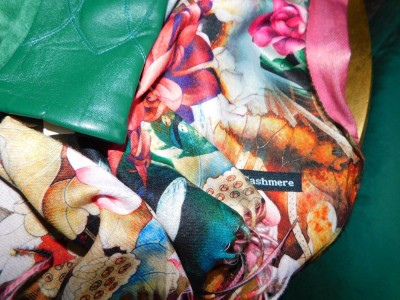 Esarfa noua superba, casmir , manusi noi asortate foto