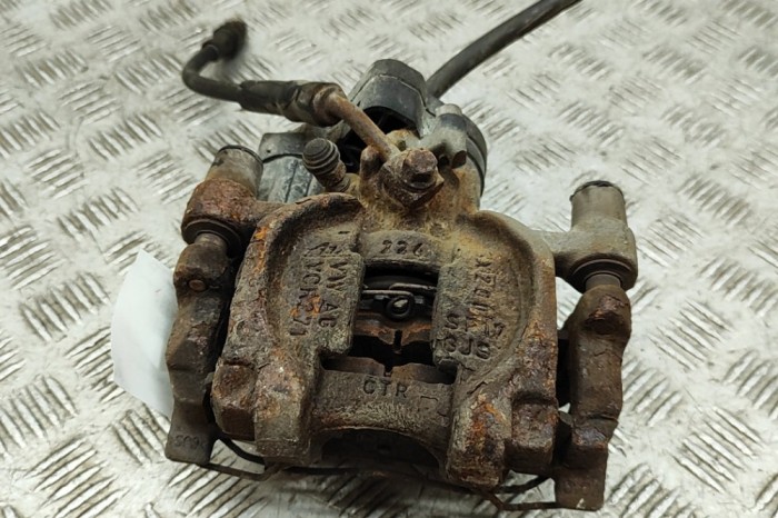 Etrier de fr&acirc;nă dreapta spate VW GOLF VII 5G1, BQ1, BE1, BE2 2018 OEM: 8V0615424D,5Q0615406DB 30665984